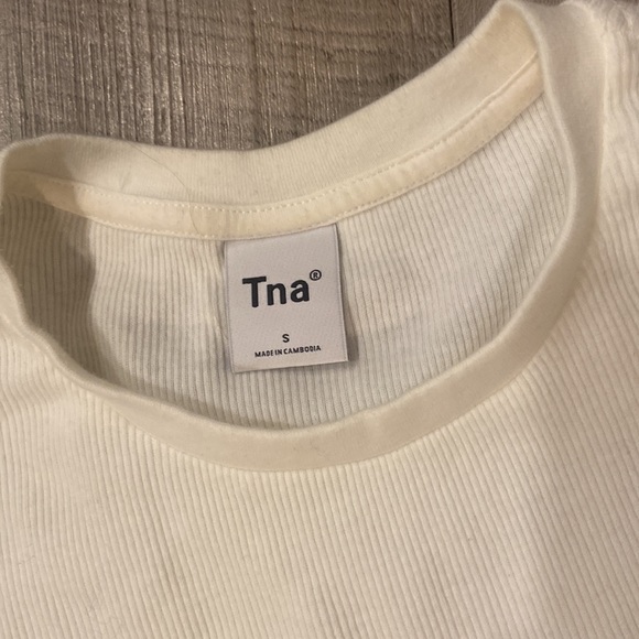 TNA Ribbed T-shirt - Picture 6 of 7